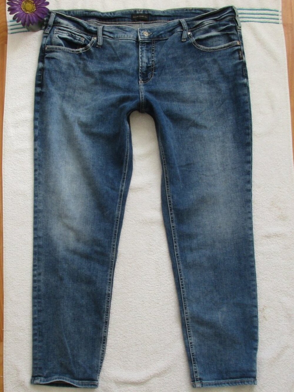 SILVER Jeans Size 20 Girlfriend Denim